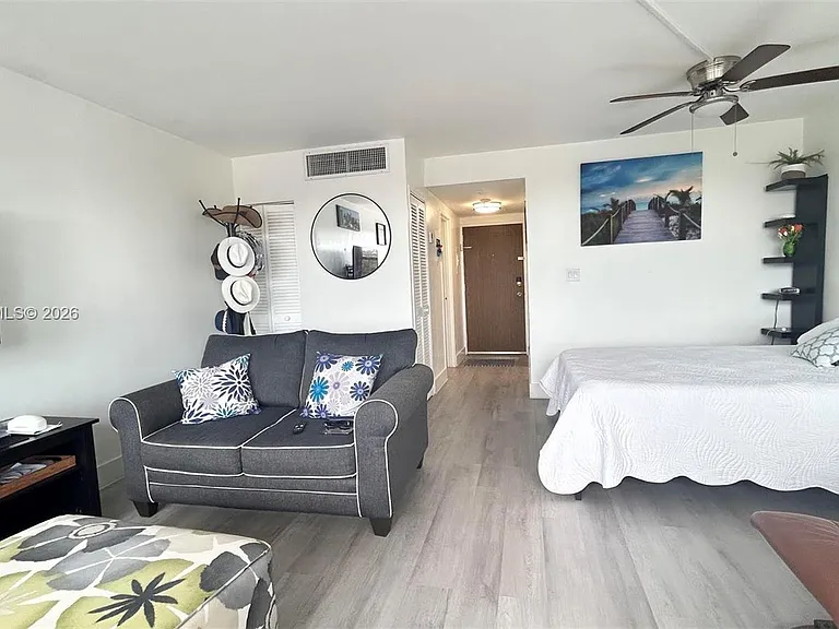 2899 Collins Ave #450 — Photo 9
