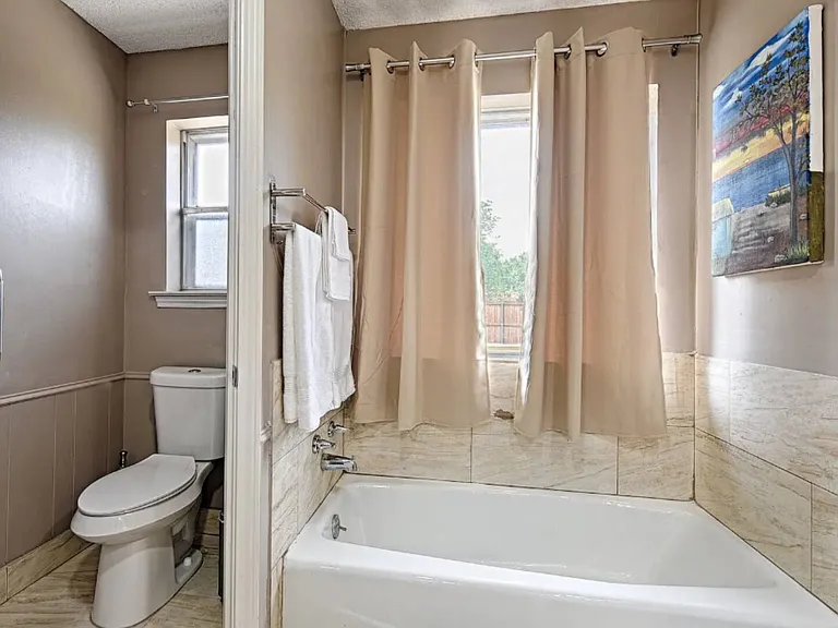 1709 Windsong Trl — Photo 17