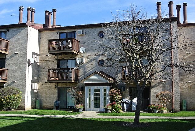 1st image of 522 E Spruce Dr APT 3A