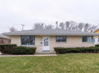 7629 West Thurston CIRCLE, Milwaukee, WI