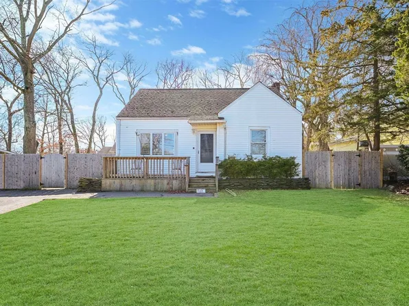 12 Richmond Boulevard, Centereach, NY 11720
