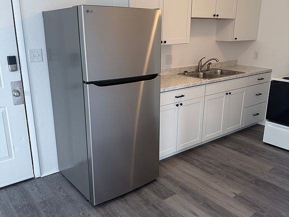 2nd image of 1250 Bookcliff Ave #8