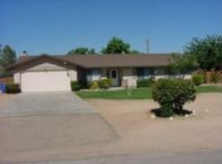 15620 Washoan Rd, Apple Valley, CA 92307