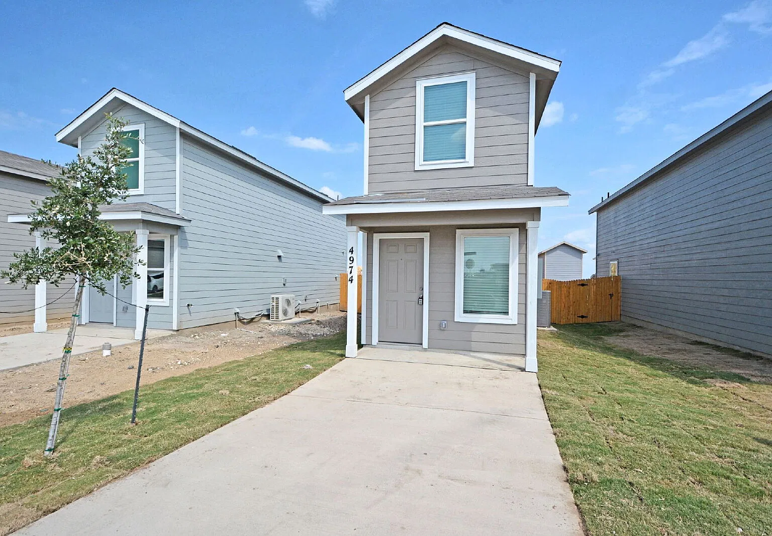 2 bed, 2.0 bath, 850 sqft, $1,195 — Photo 1