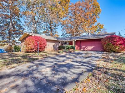 180 Oak Park Dr, Clyde, NC, 28721