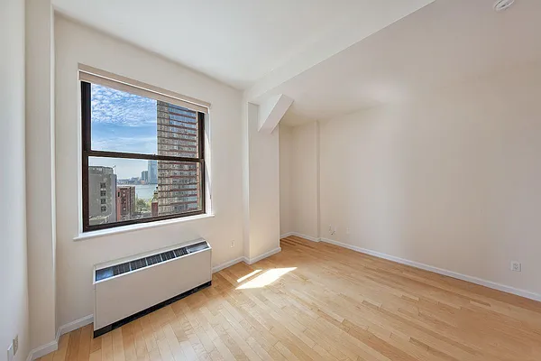 Rented by New York Residence | media 23