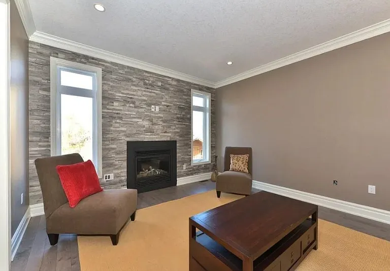 3135 Pincombe Dr — Photo 6
