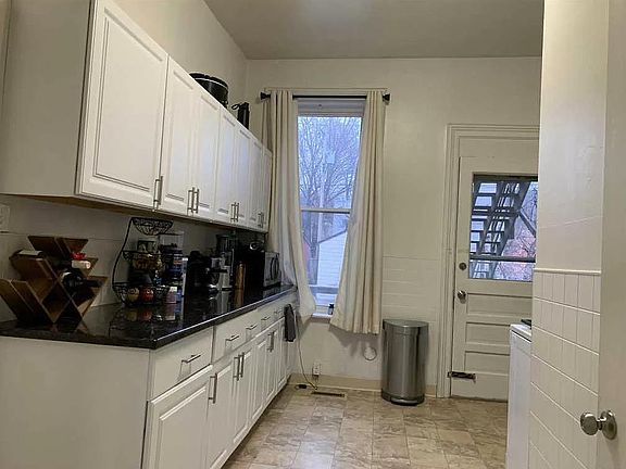 4th image of 412 1st St #1
