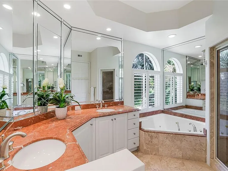 1560 Clermont Dr #D-201 — Photo 12