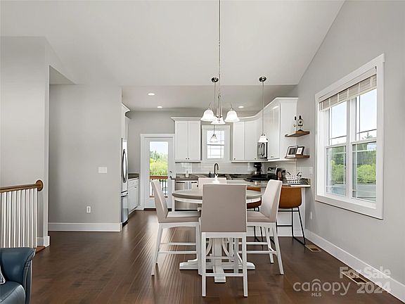 4th image of 95 Leyland Cir