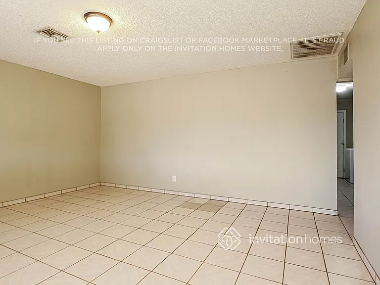 3808 W Glendale Ave — Photo 3