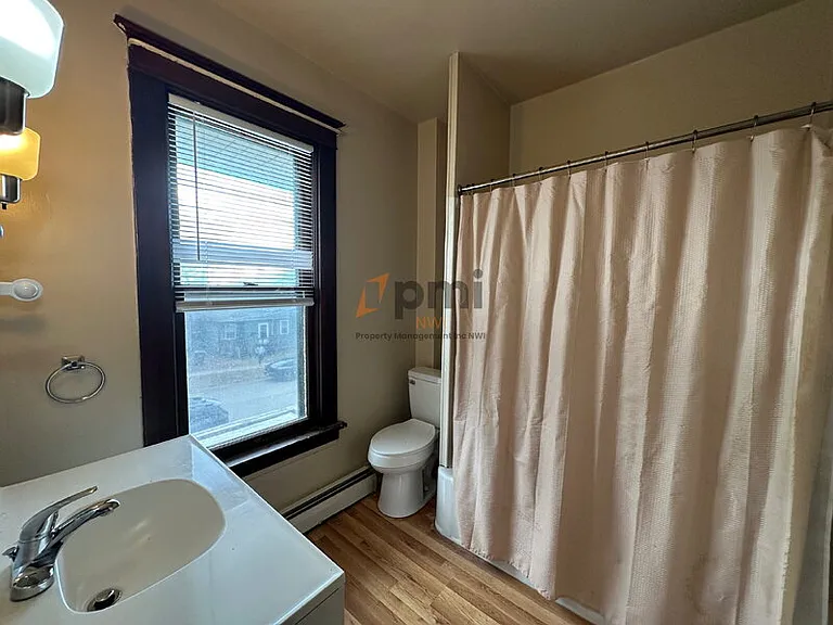 1122 Spring St #B — Photo 12