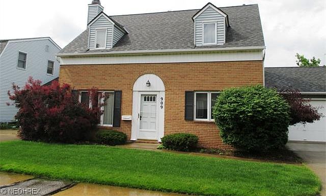 1st image of 909 Tollis Pkwy #9
