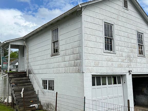 4th image of 217 Jackson Ave