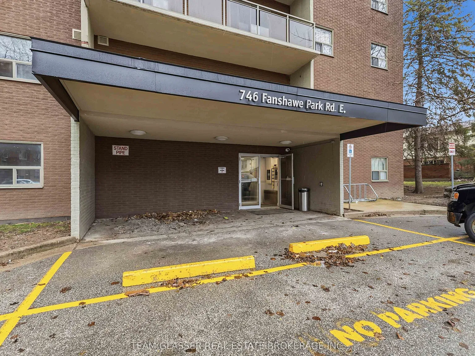 2 bed, $1,649 — Photo 3