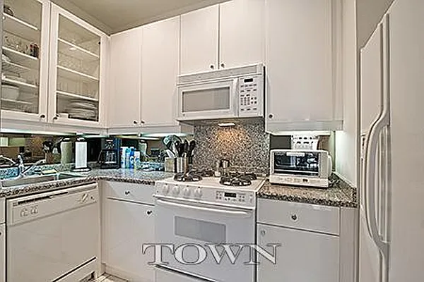 Rented by Town Residential | media 16