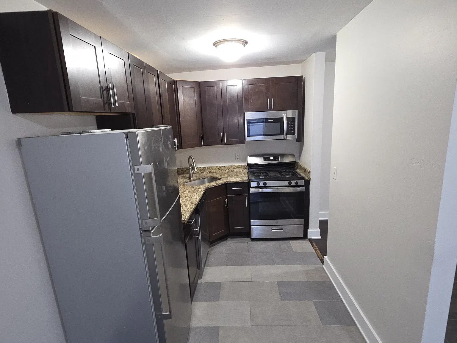 102 Corbin — Photo 3