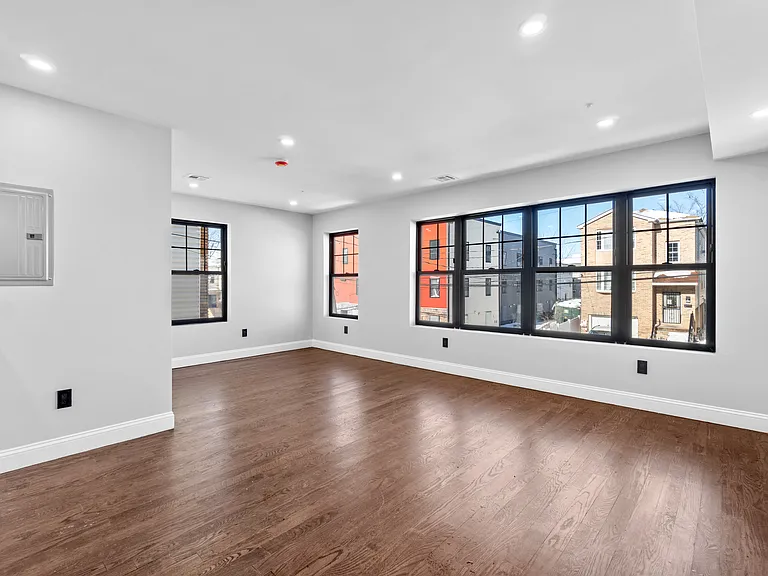 481 15th Ave #2 — Photo 23