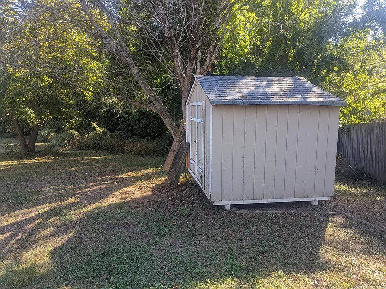 403 Justice Heights St — Photo 5
