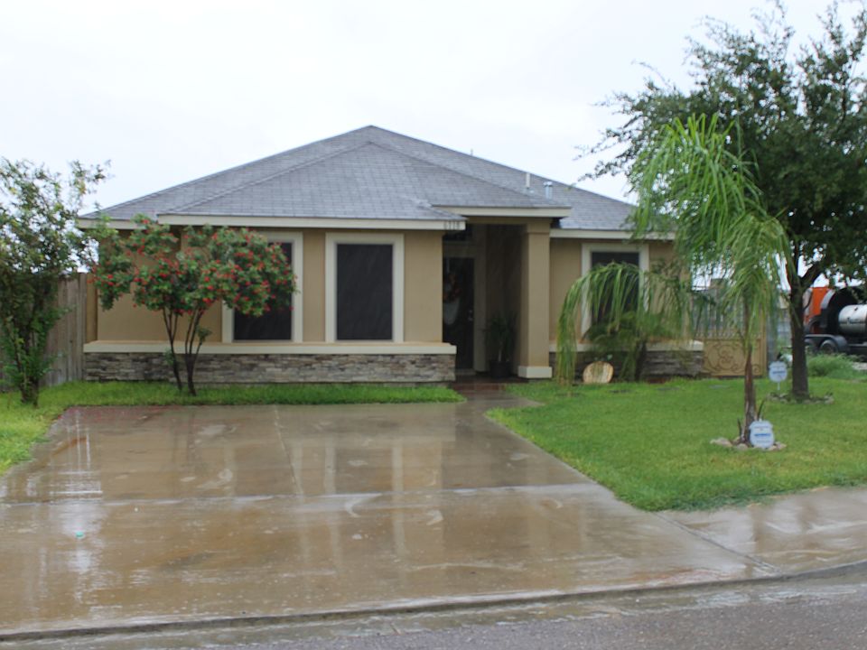 1st image of 6118 Leopoldo Dr
