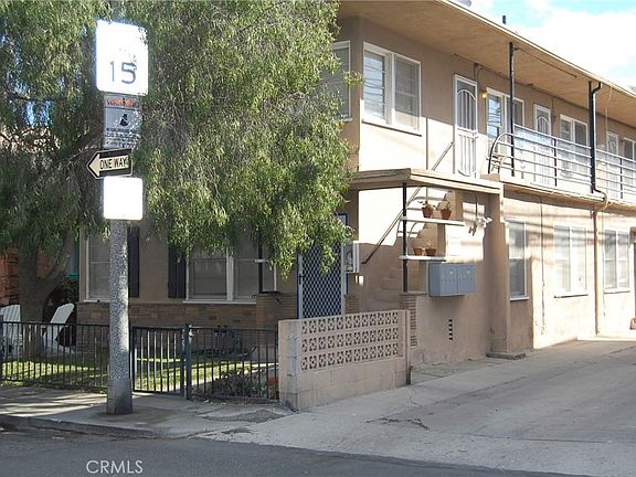 5th image of 20 Roycroft Ave