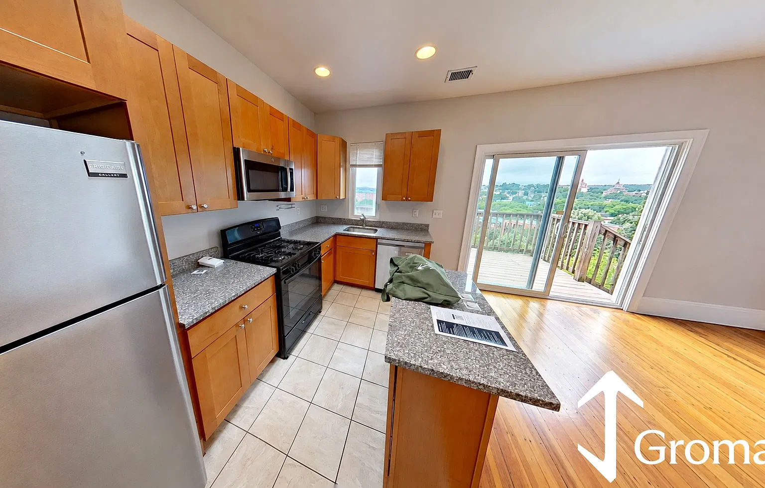 4 bed, 9999 sqft, $6,250 — Photo 4