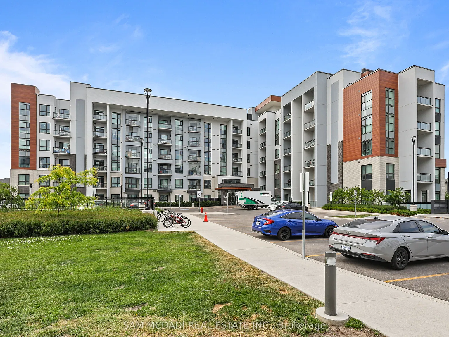 1 bed, $2,000 — Photo 1