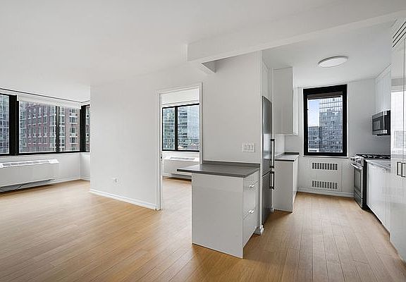 3rd image of 75 W End Ave APT C21j
