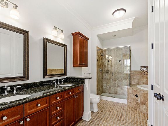 5th image of 3635 E Paces Cir NE Unit 1305