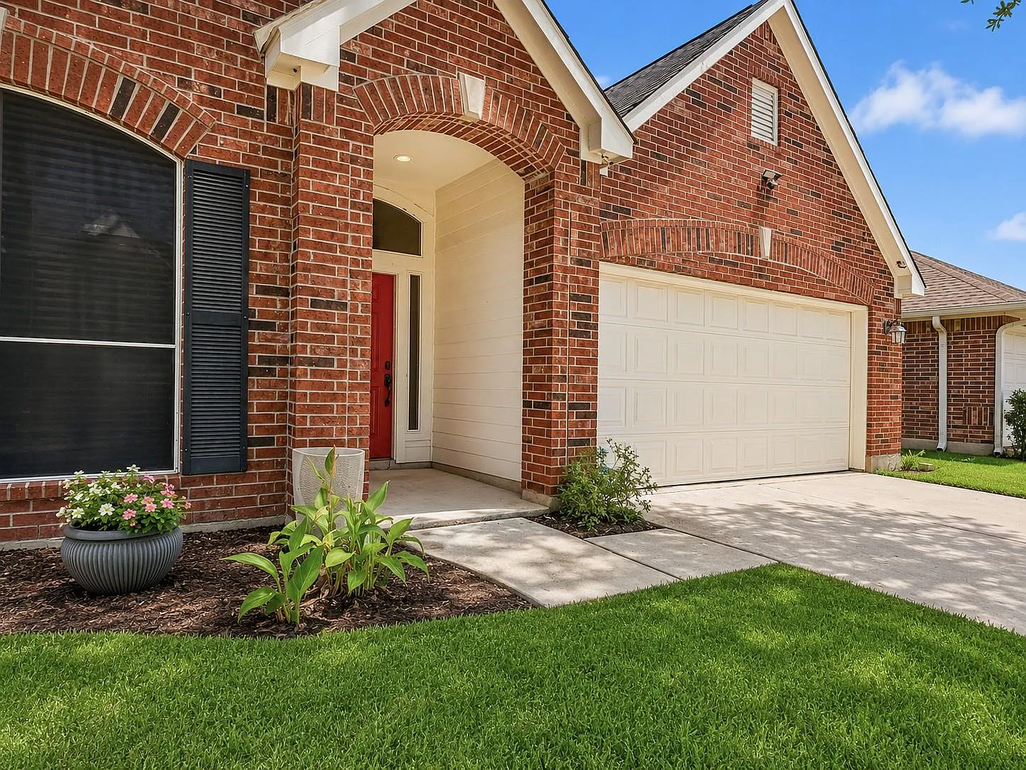 3 bed, 2.0 bath, 1978 sqft, $2,100 — Photo 4