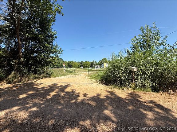 3rd image of 449756 E 290th Rd
