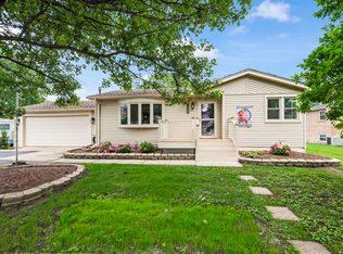 5640 W 84th St, Burbank, IL 60459