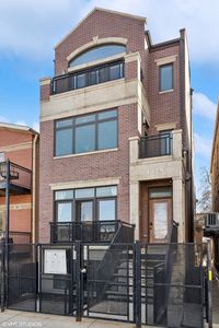 1329 W Walton St #1, Chicago, IL, 60642