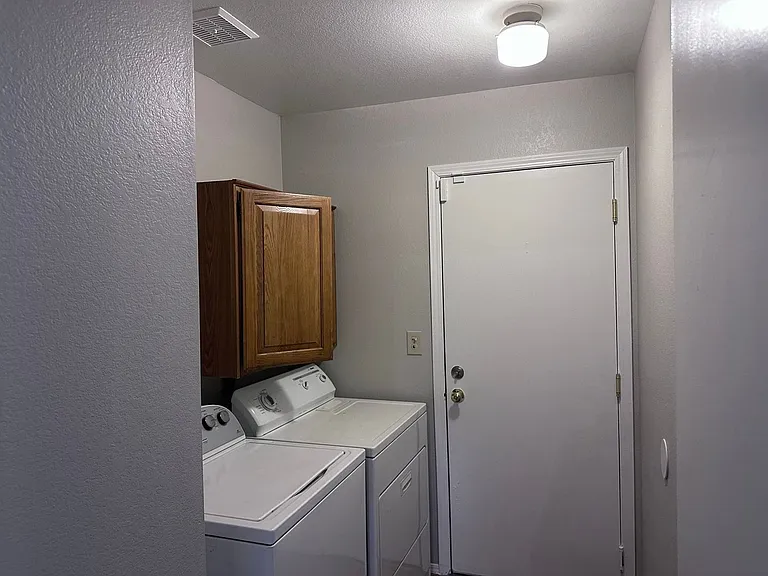 4910 W Gail Dr — Photo 32
