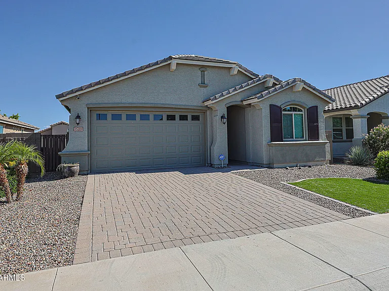 15269 W Pierce St — Photo 3