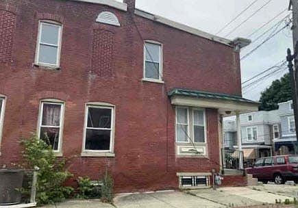 3rd image of 1800 W 8th St