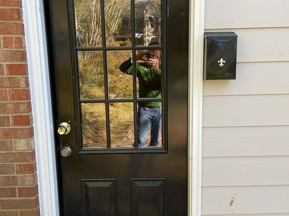 Quaint front door! and mail box
