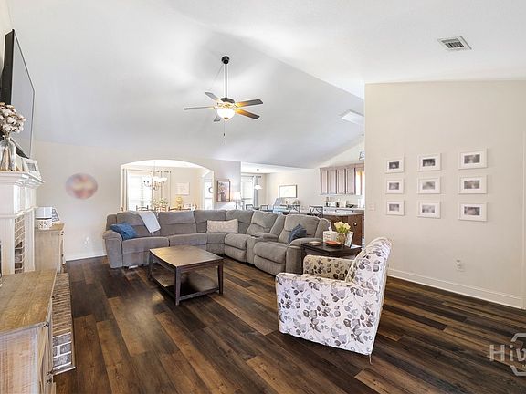 4th image of 802 Brandon Drive