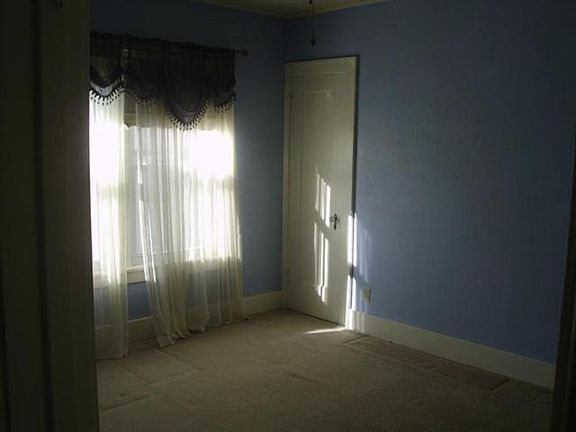 5th image of 2536 22nd Ave