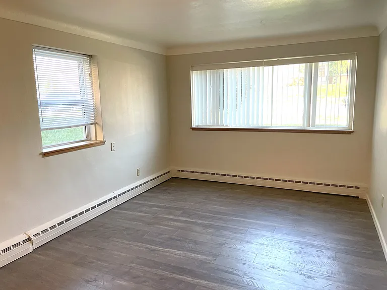 Randolph Apartments — Photo 34