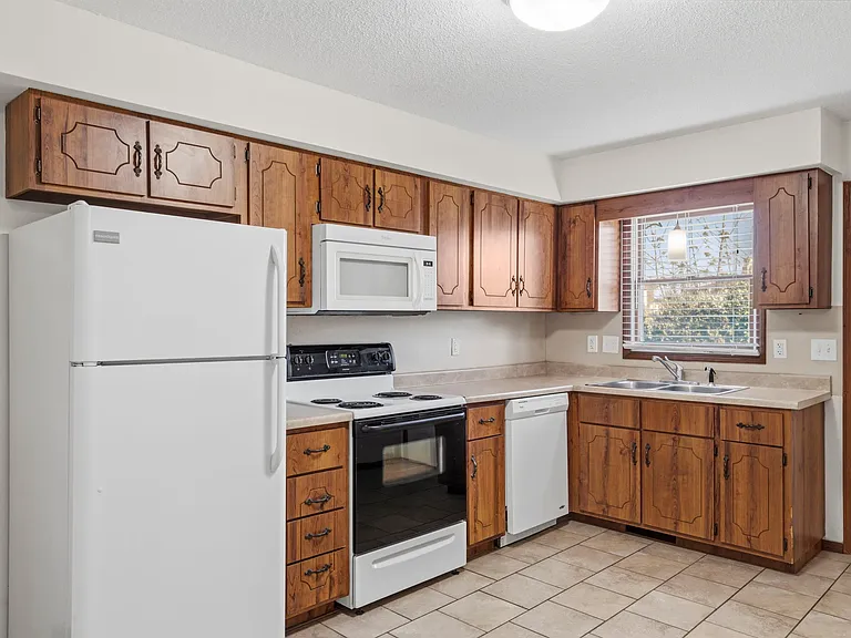3205 S Kimbrough Ave #C — Photo 8