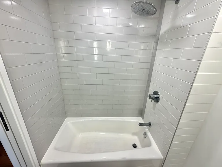 987 Queen St #329 — Photo 9