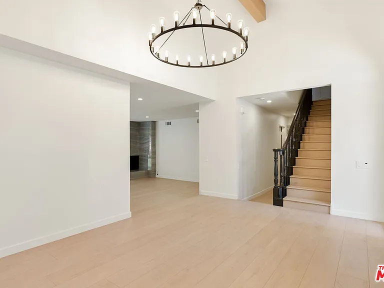 4933 Collett Ave — Photo 23