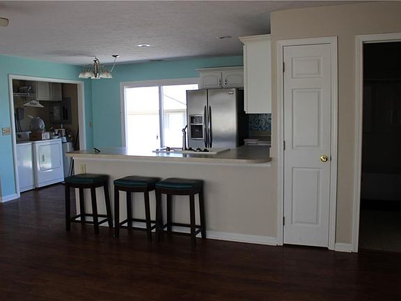 5th image of 635 Park Dr
