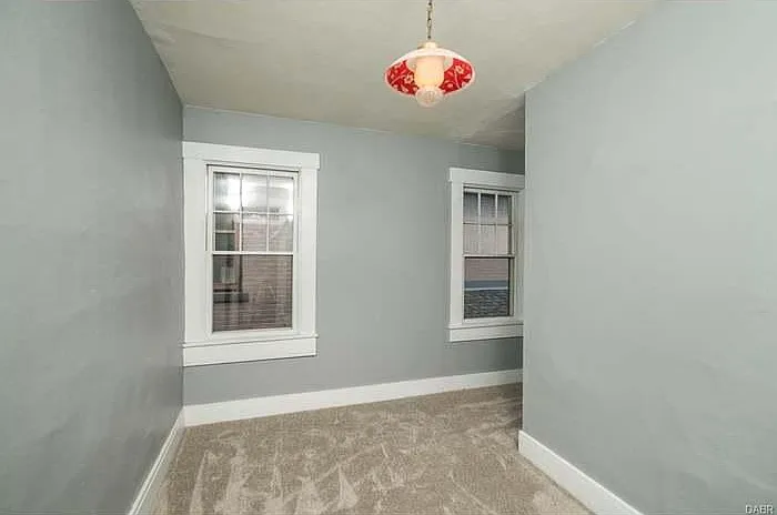 3 bed, 1902 sqft, $2,195 — Photo 2