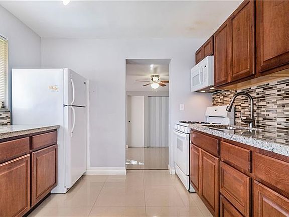4th image of 6231 SW 38th Ct