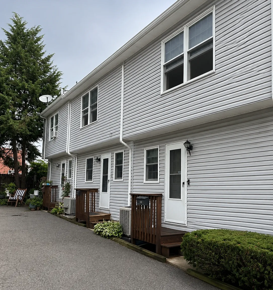 400 Main St — Photo 1