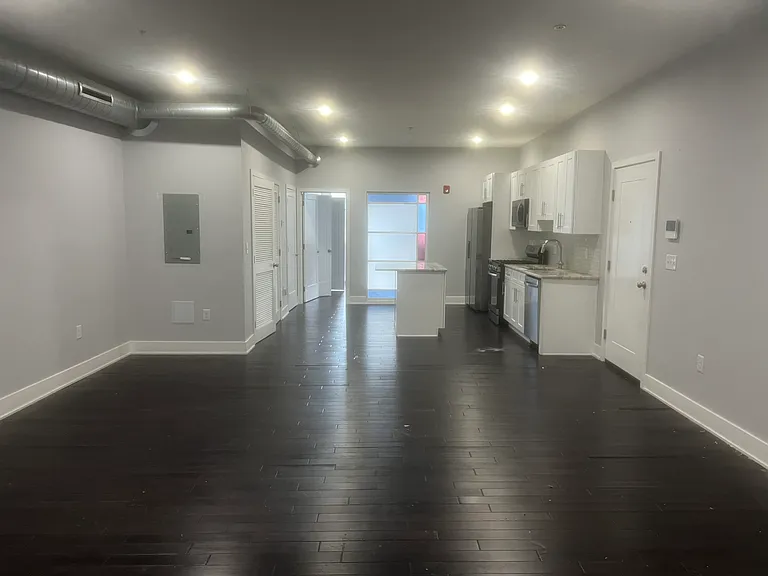 302 Richmond St #27A — Photo 1