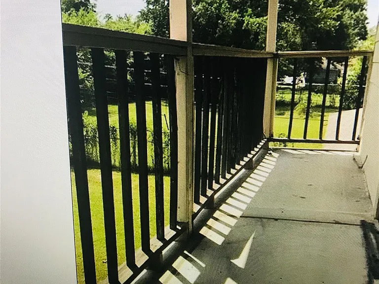 513 Cypress Ave — Photo 6