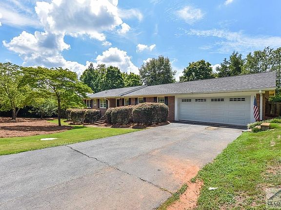 2nd image of 139 Clifton Dr